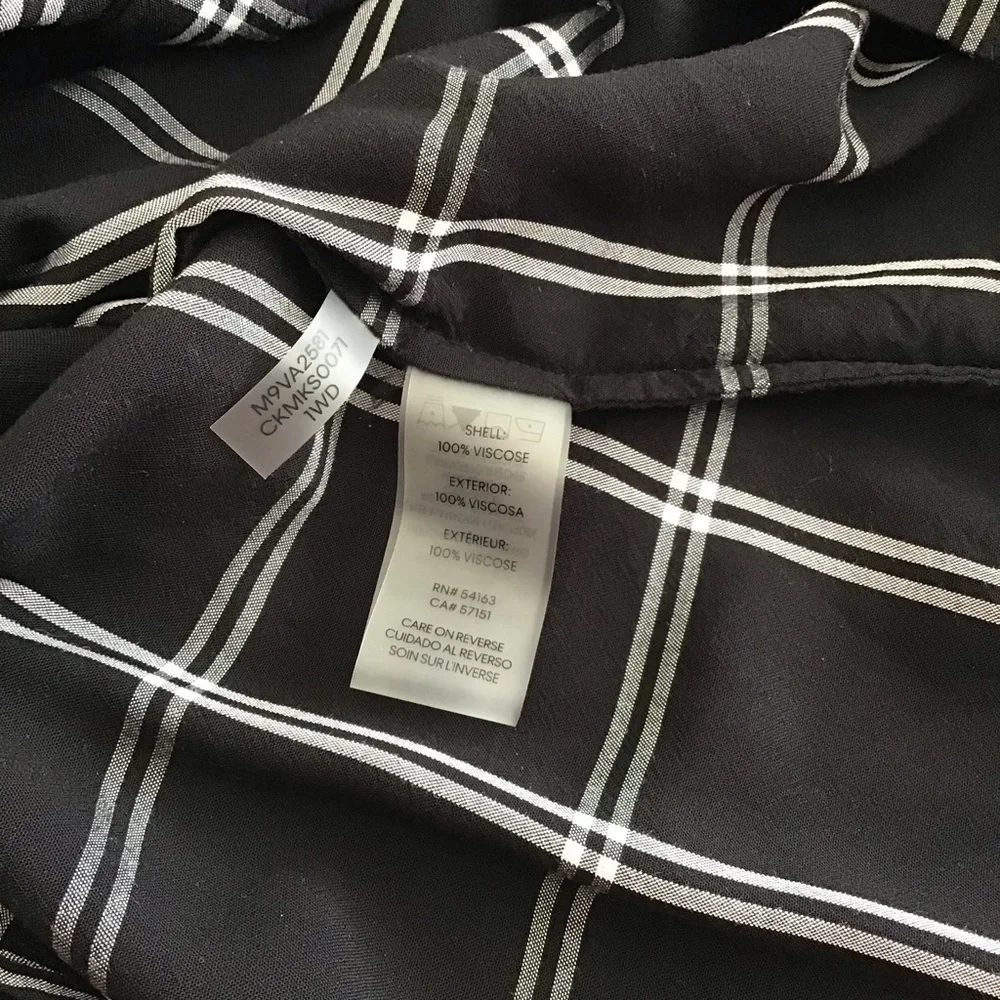 CALVIN KLEIN / Black & White Striped Long Sleeve Button Down Size XS